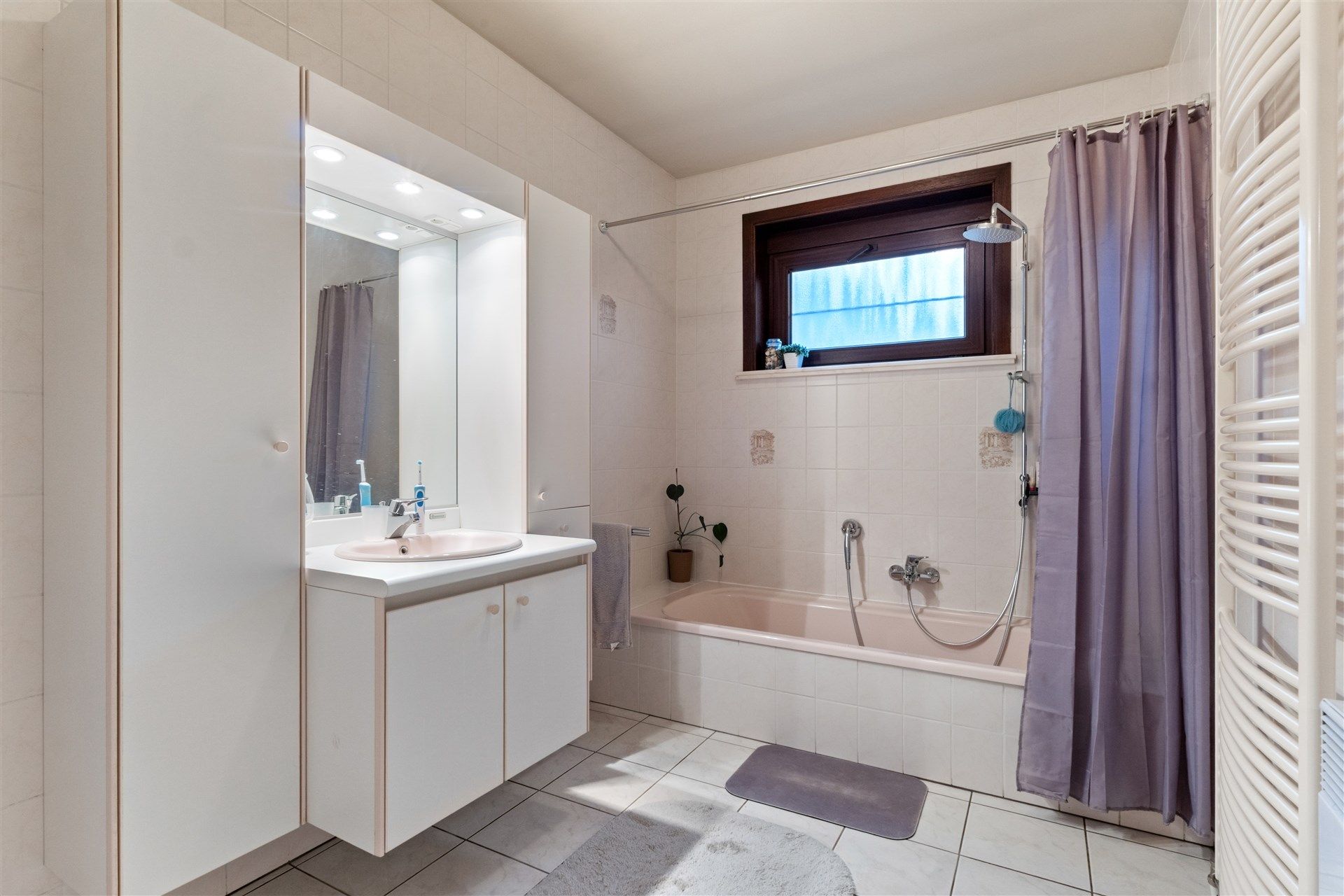 Bungalow op 660m² grond, met 2 slaapkamers.  foto 13