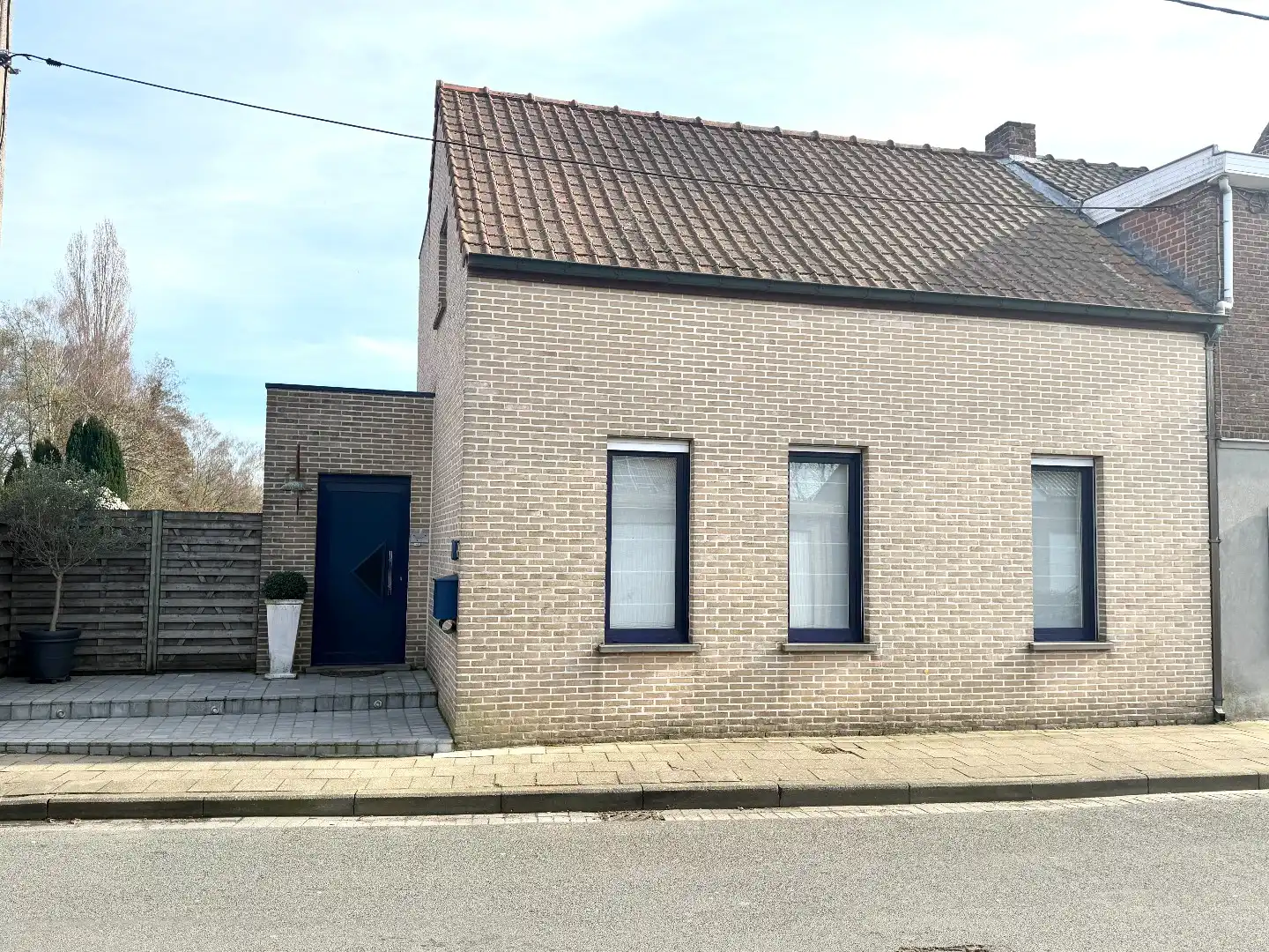 Instapklaar wonen? Ontdek deze woning met 4 slaapkamers, poolhouse en nieuwe badkamer. foto 30