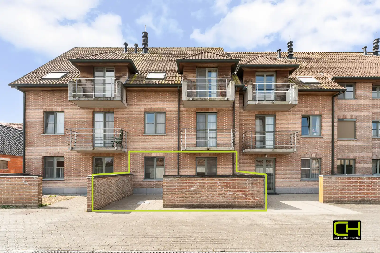 Instapklaar 2 kamerappartement met groot terras en prive parkeerplaats foto 13