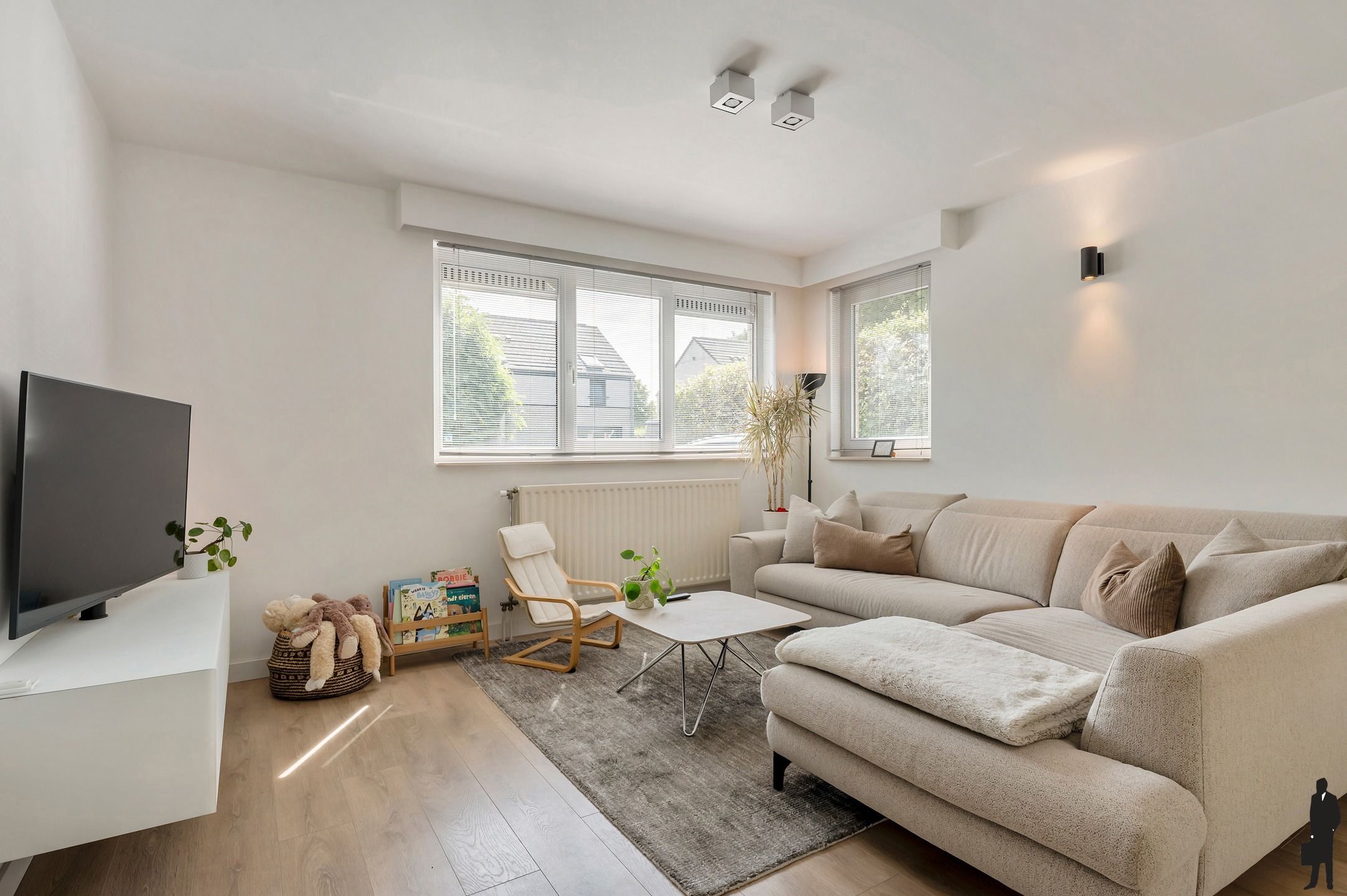 Vrijstaande woning met 3 slpks in doodlopende straat op 543 m². foto 5