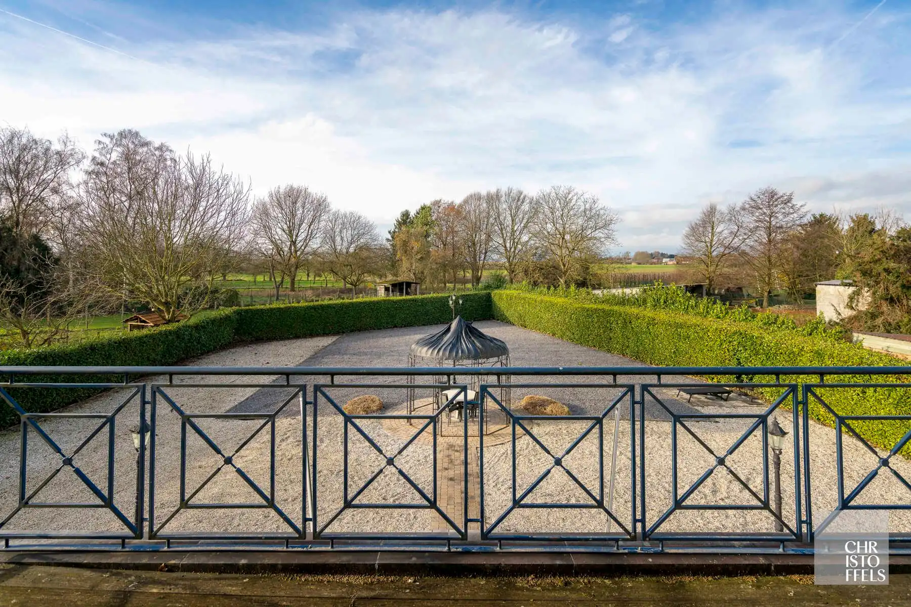 Tijdloze elegante villa met praktijkruimte (422 m²) op perceel van 1.672 m² foto 8