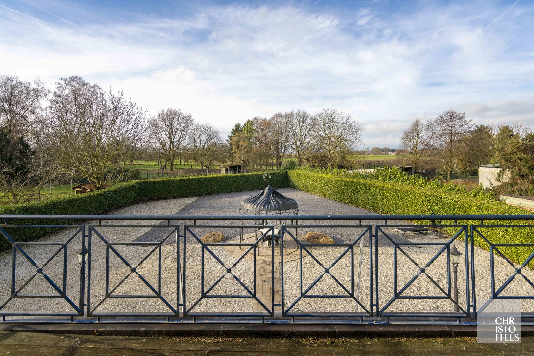 Tijdloze elegante villa met praktijkruimte (422 m²) op perceel van 1.672 m² foto 8