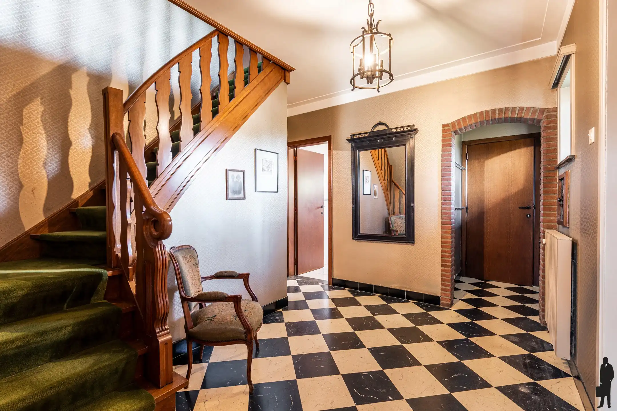 Uitzonderlijk gelegen villa in groen op grond van ca 1.730m² foto 3