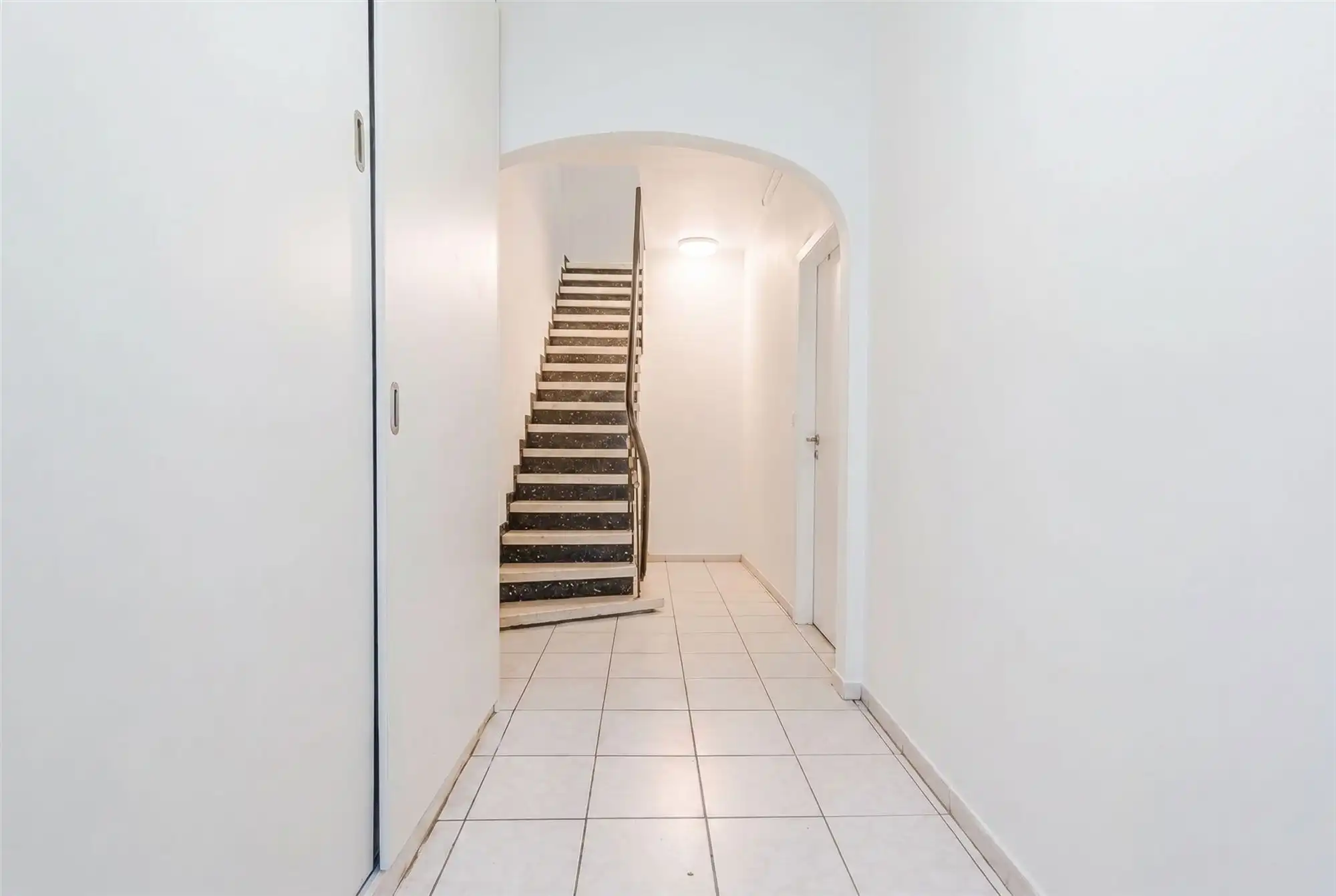 Opbrengsteigendom met 3 verhuurde appartementen foto 3