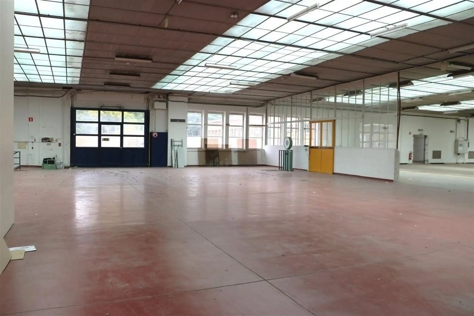 Magazijn van 2180m² ook opgesplits mogelijk foto 3