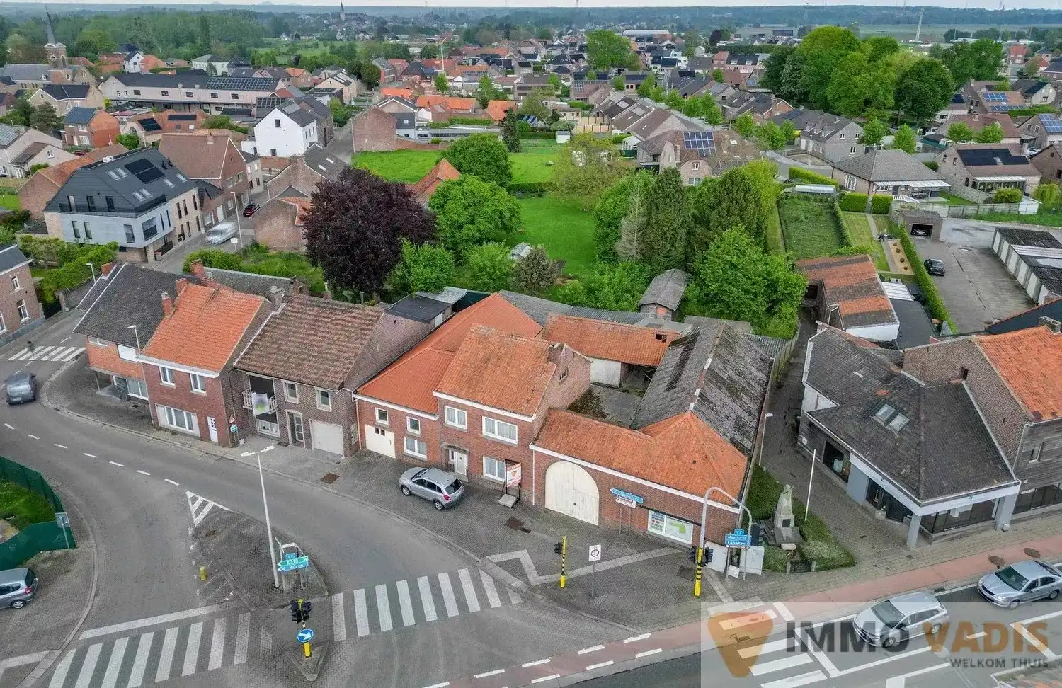 Hoeve op ruim perceel met extra bouwgrond foto 4