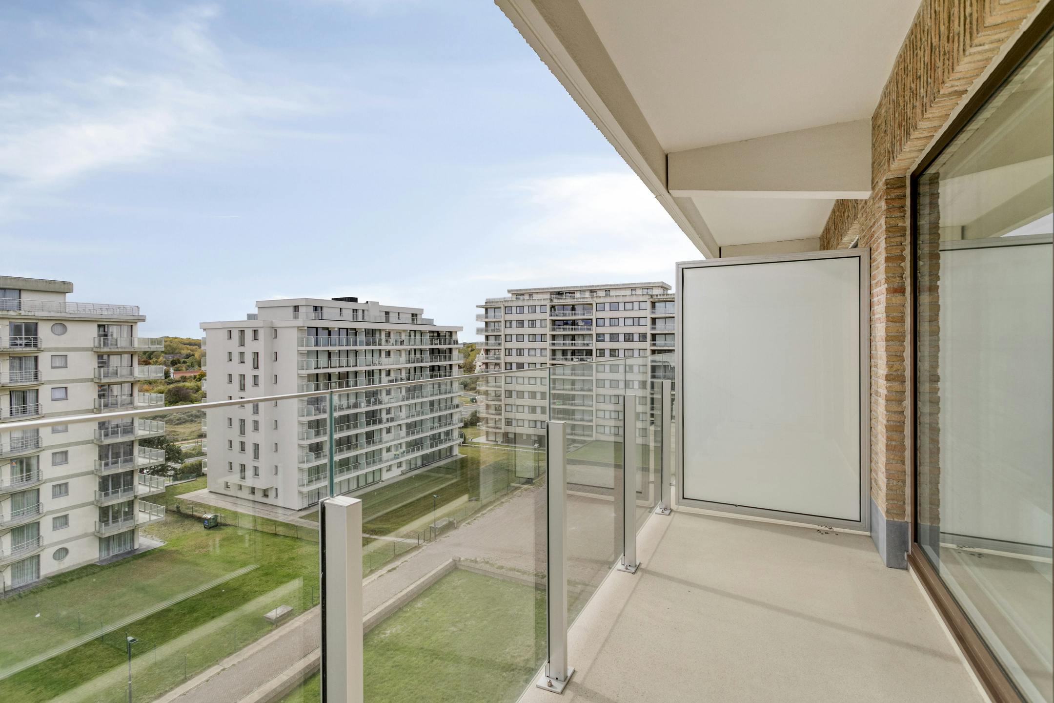  Gemeubelde studio met kelder vlakbij zee in De Panne foto 2