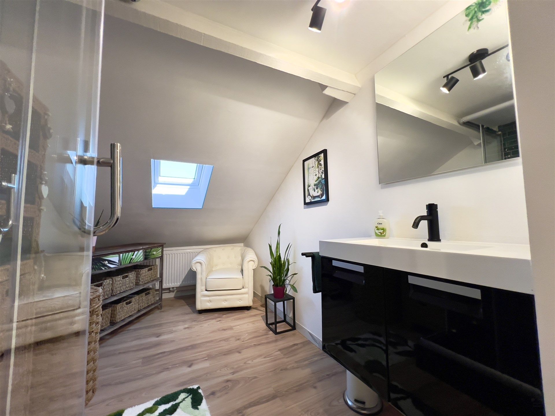 Ruime, Instapklare woning met zicht op velden in Bredene foto 32