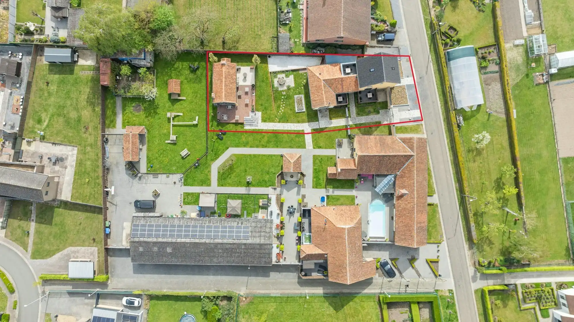 Unieke woonkans met karaktervol wijnhuis in Kozen foto 15
