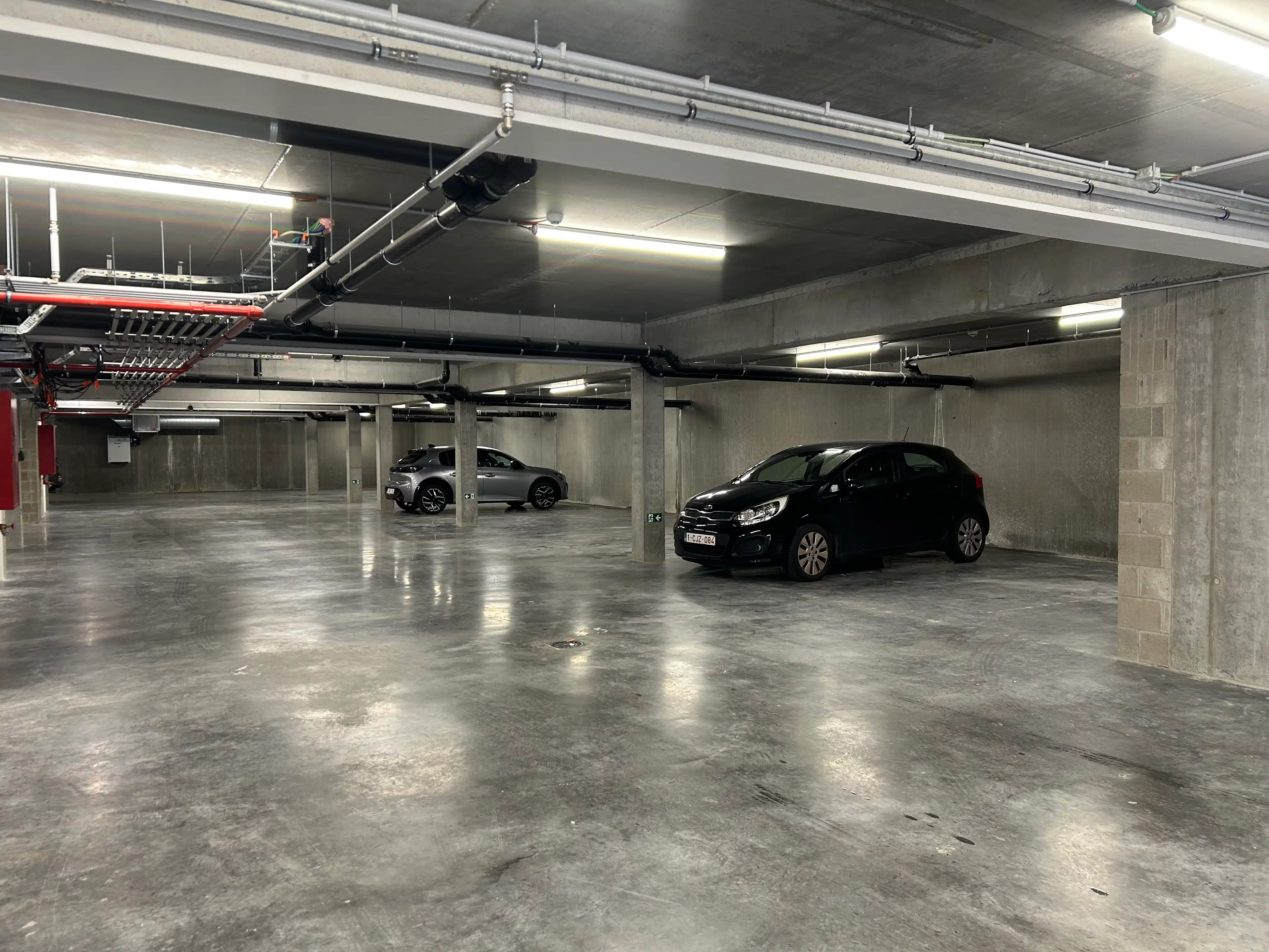 Buiten/binnen parkeerplaatsen te koop te centrum Liedekerke foto 3