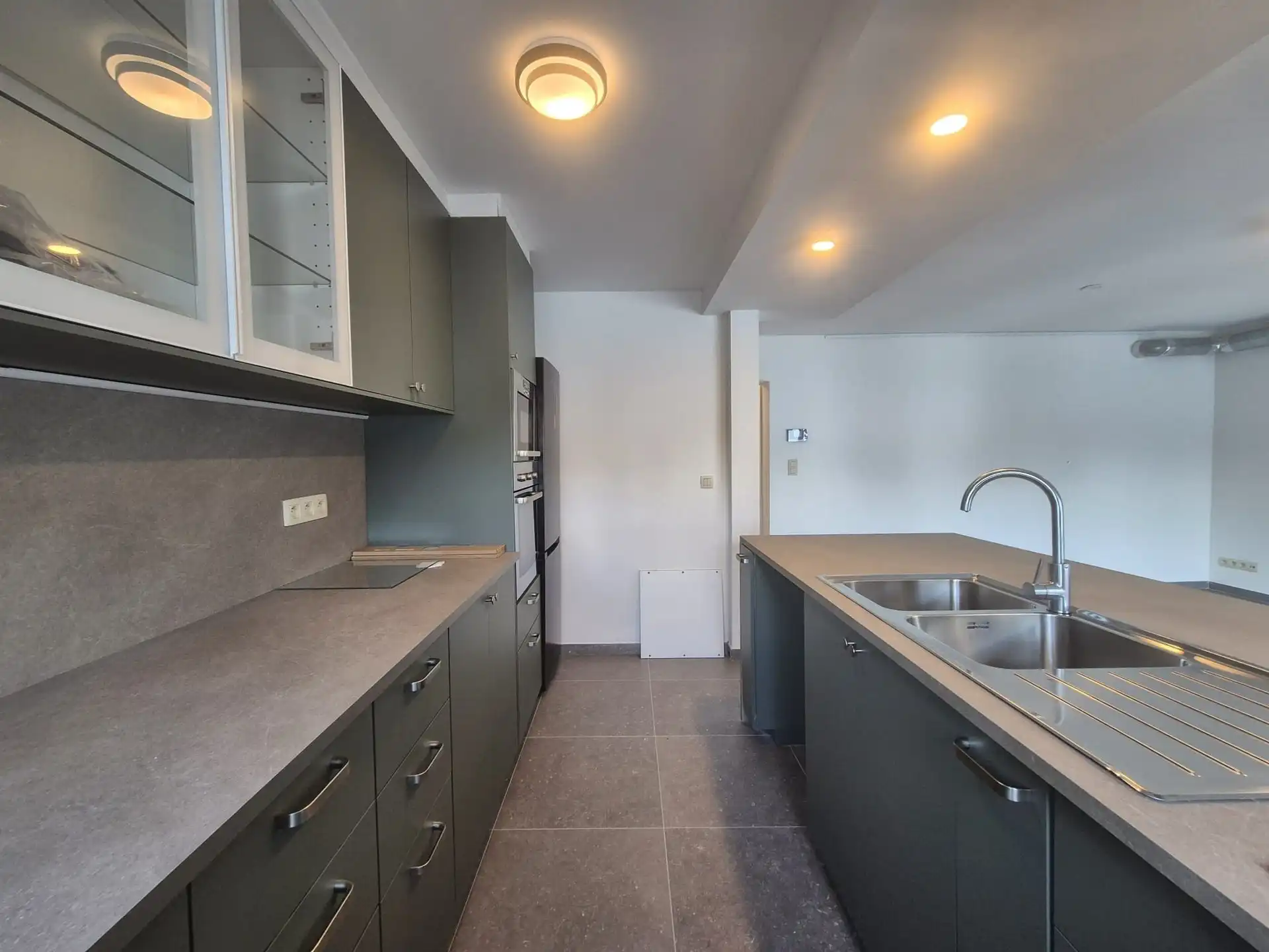 Volledig gerenoveerd energiezuinig appartement met 1 slaapkamer, rustig gelegen aan het bos van Wetteren foto 6