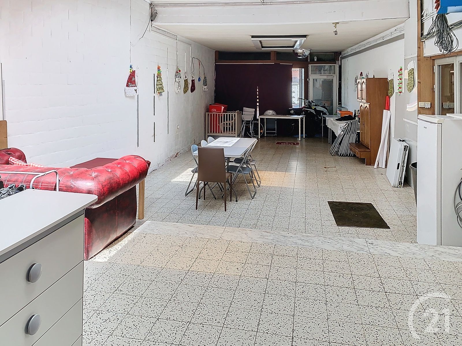 Zeer grote woonst met handelspand in Schoonderbuken. foto 15