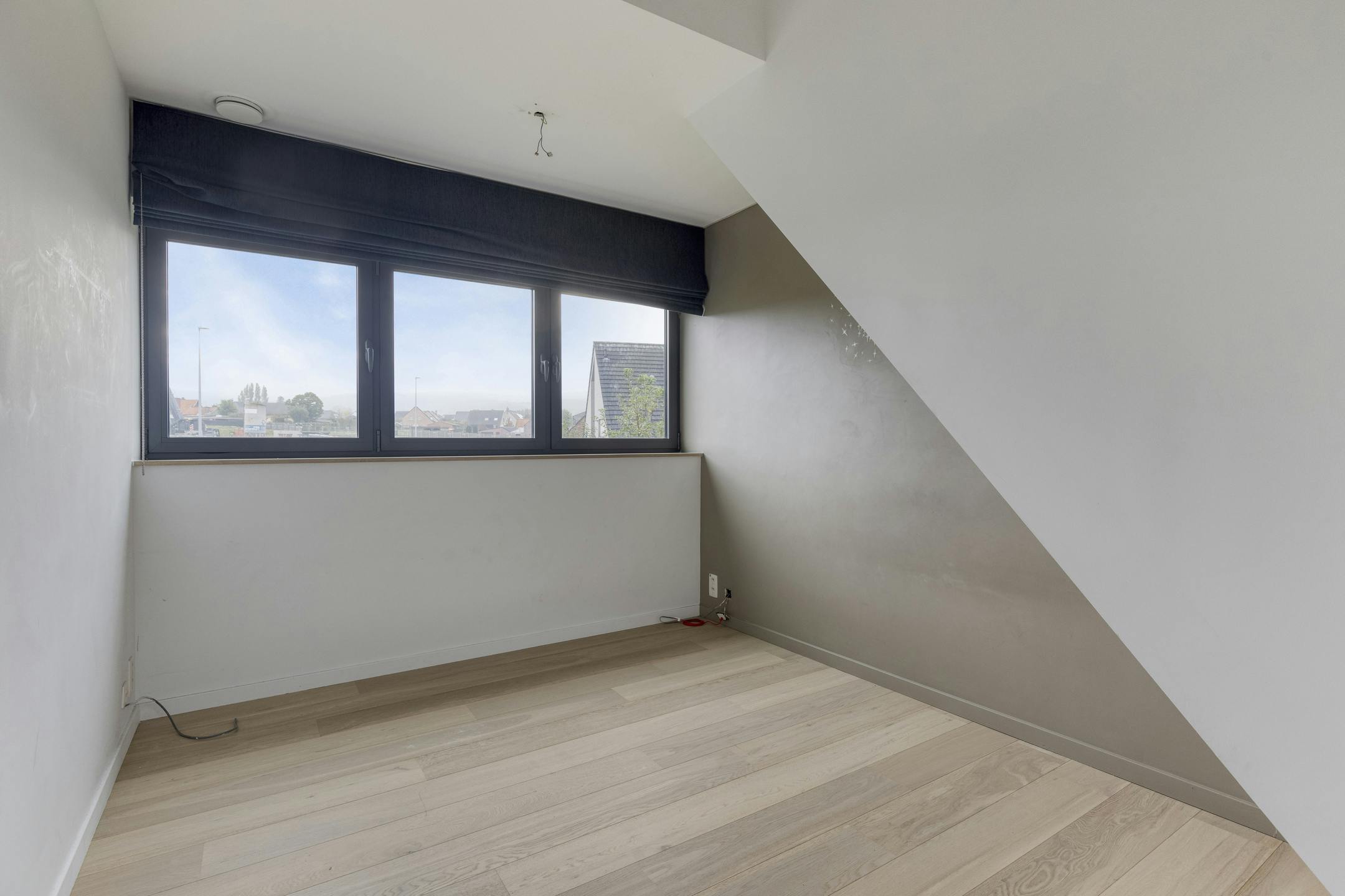 Instapklaar huis met 4 slaapkamers en ruime tuin in Kluisbergen foto 11