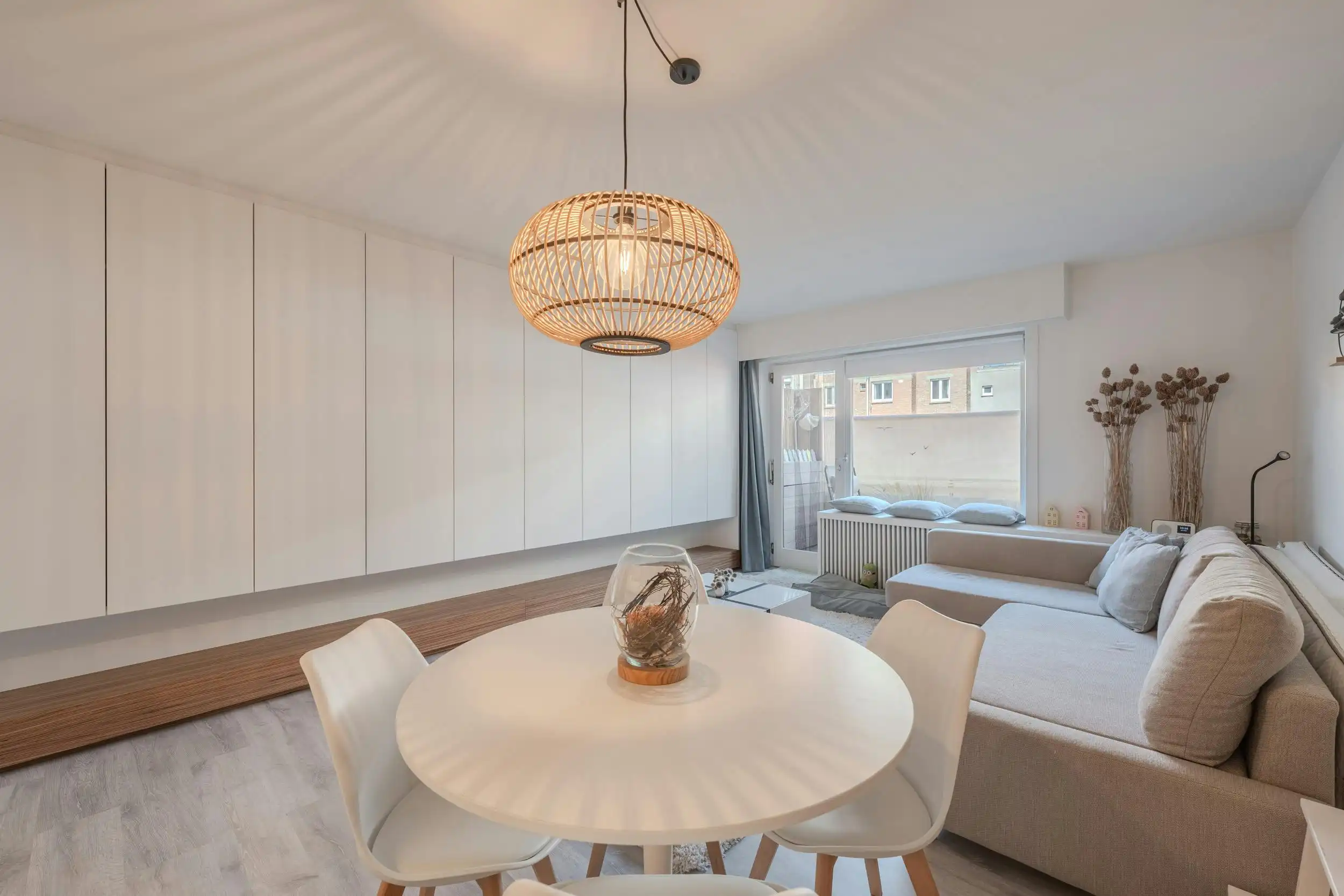 Prachtig gerenoveerde studio met slaaphoek en terras foto 8