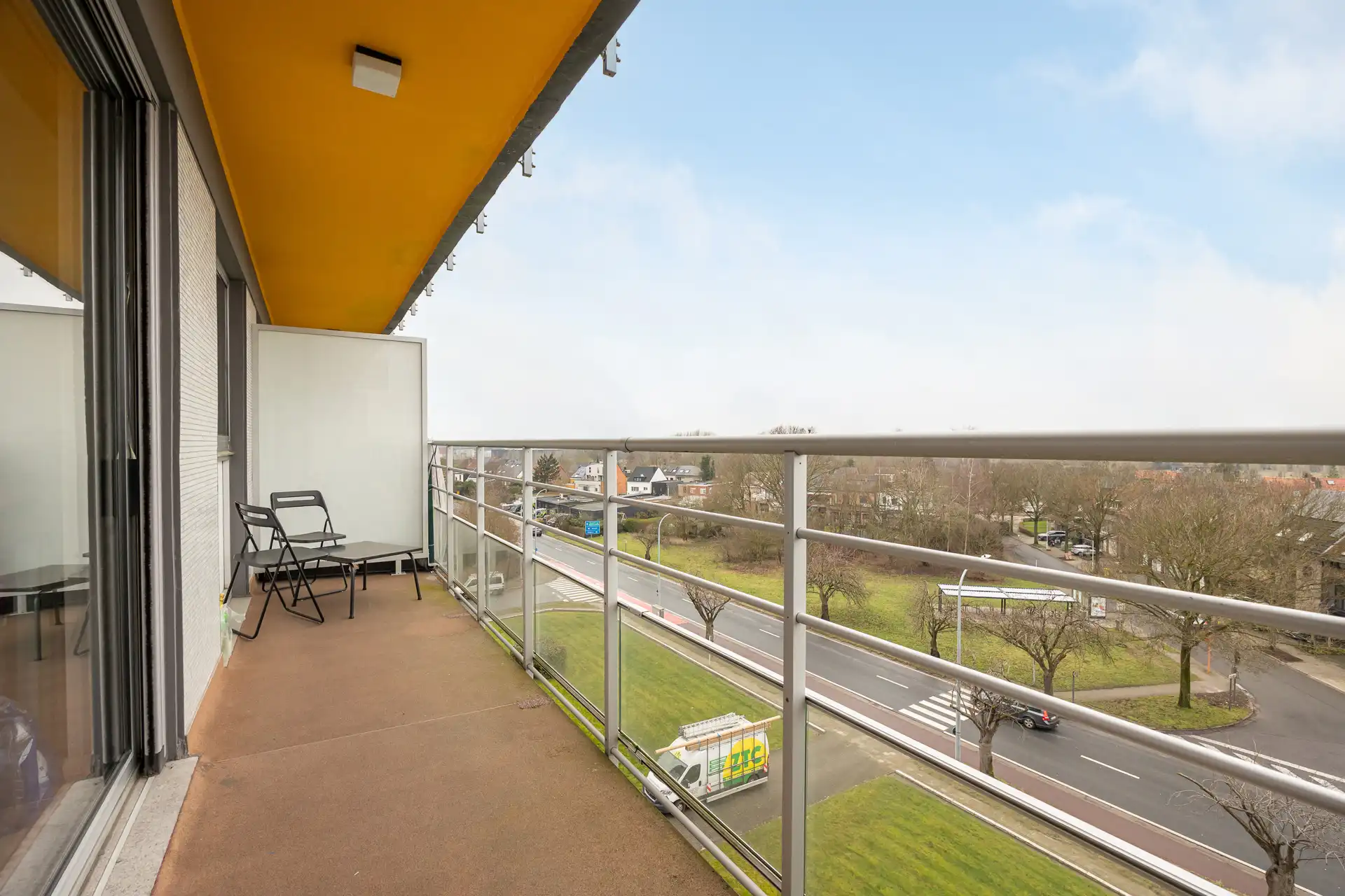 Ruim 2slpk-app. met vergezicht met kelder en parking foto 18