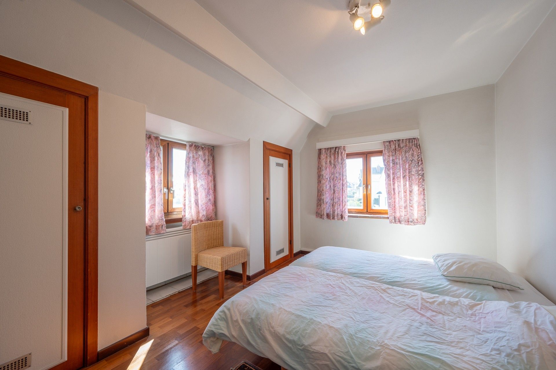 Unieke woning met potentieel op toplocatie in Knokke foto 15