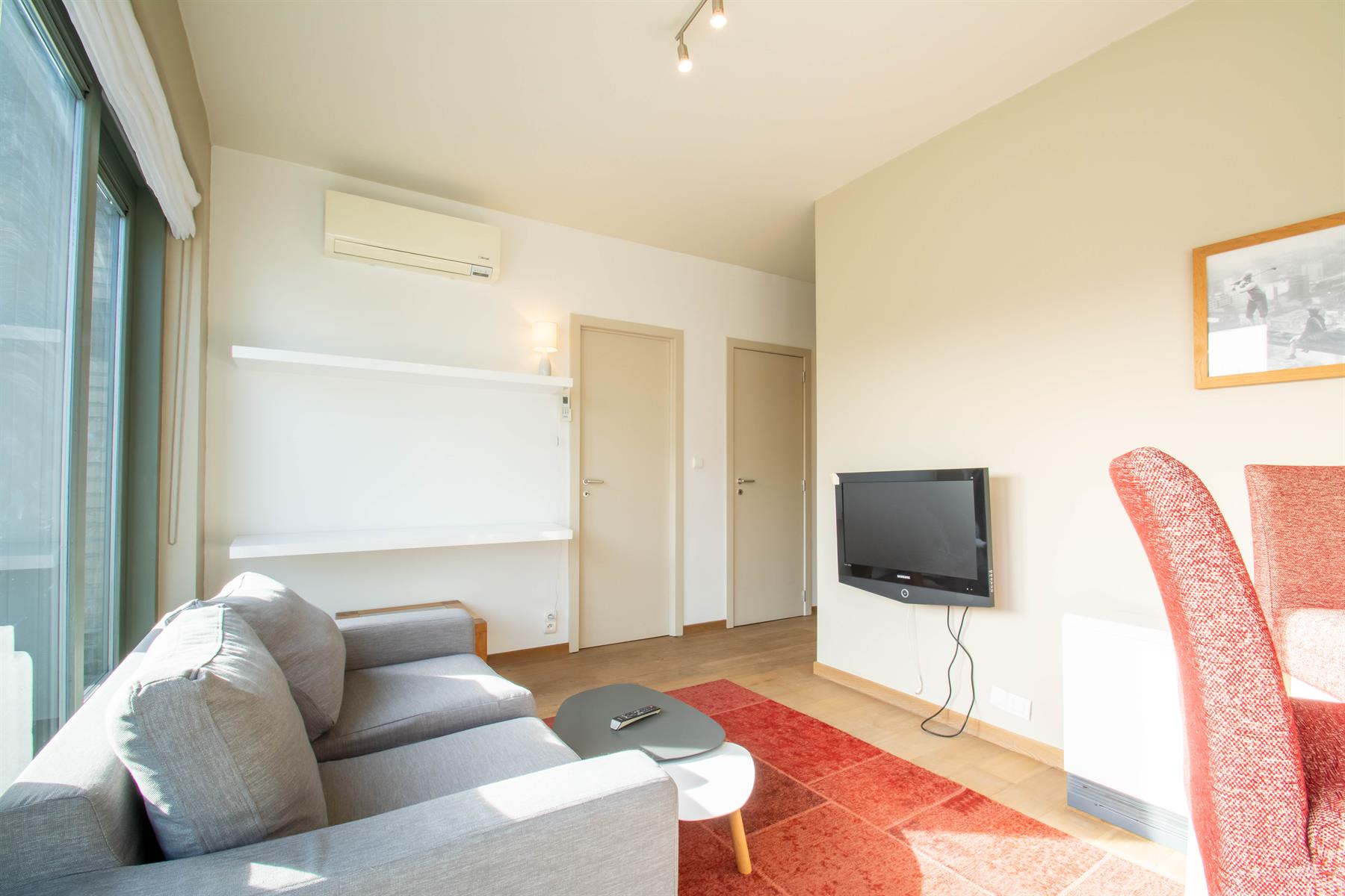 Prachtig gemeubeld app - 1Kamer + Terras (Europese wijk) foto 7
