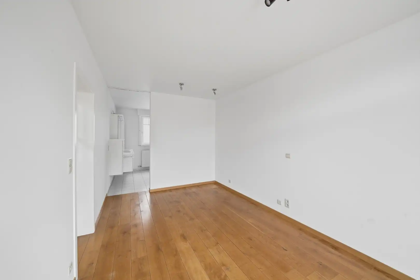 Karaktervolle instapklare hoekwoning met inpandige garage en zonnige stadstuin foto 10