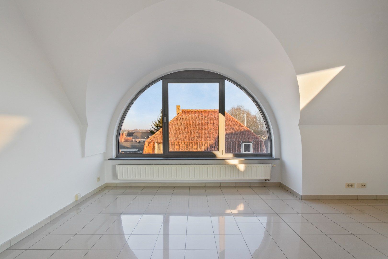 Centraal gelegen appartement met mooi zicht foto 5