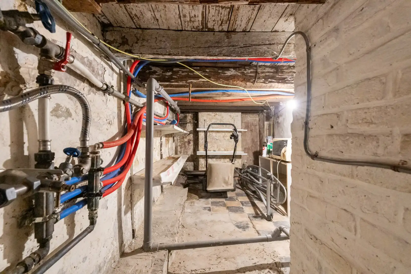 Deels gerenoveerde woning met stadstuin, 3 slpk, 2a60ca, tussen de kleine en grote ring  foto 20