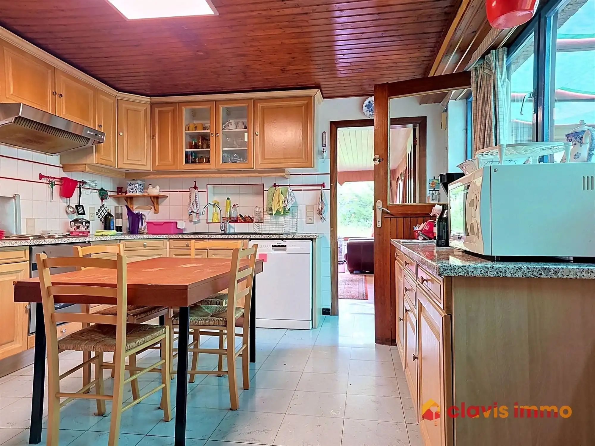 Ruime villa foto 11