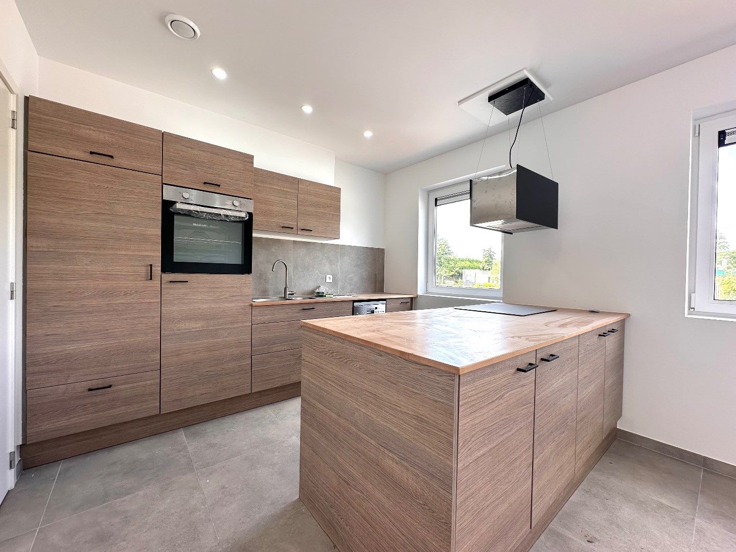 Nieuwbouwappartement (Duplex) met twee slaapkamers, terras en twee autostaanplaatsen foto 6