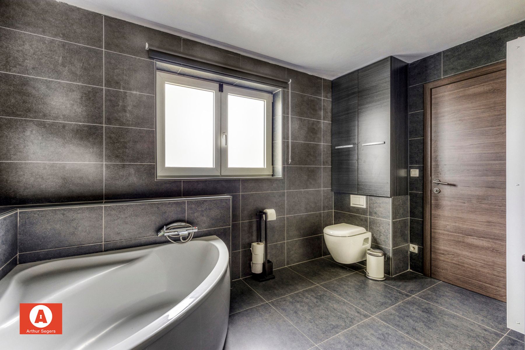 Ruime energiezuinige villa met 5 slaapkamers op toplocatie! foto 15