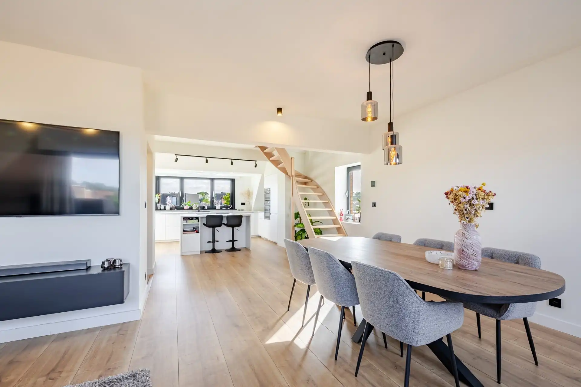 Prachtig gerenoveerd appartement in de dorpskern! foto 14