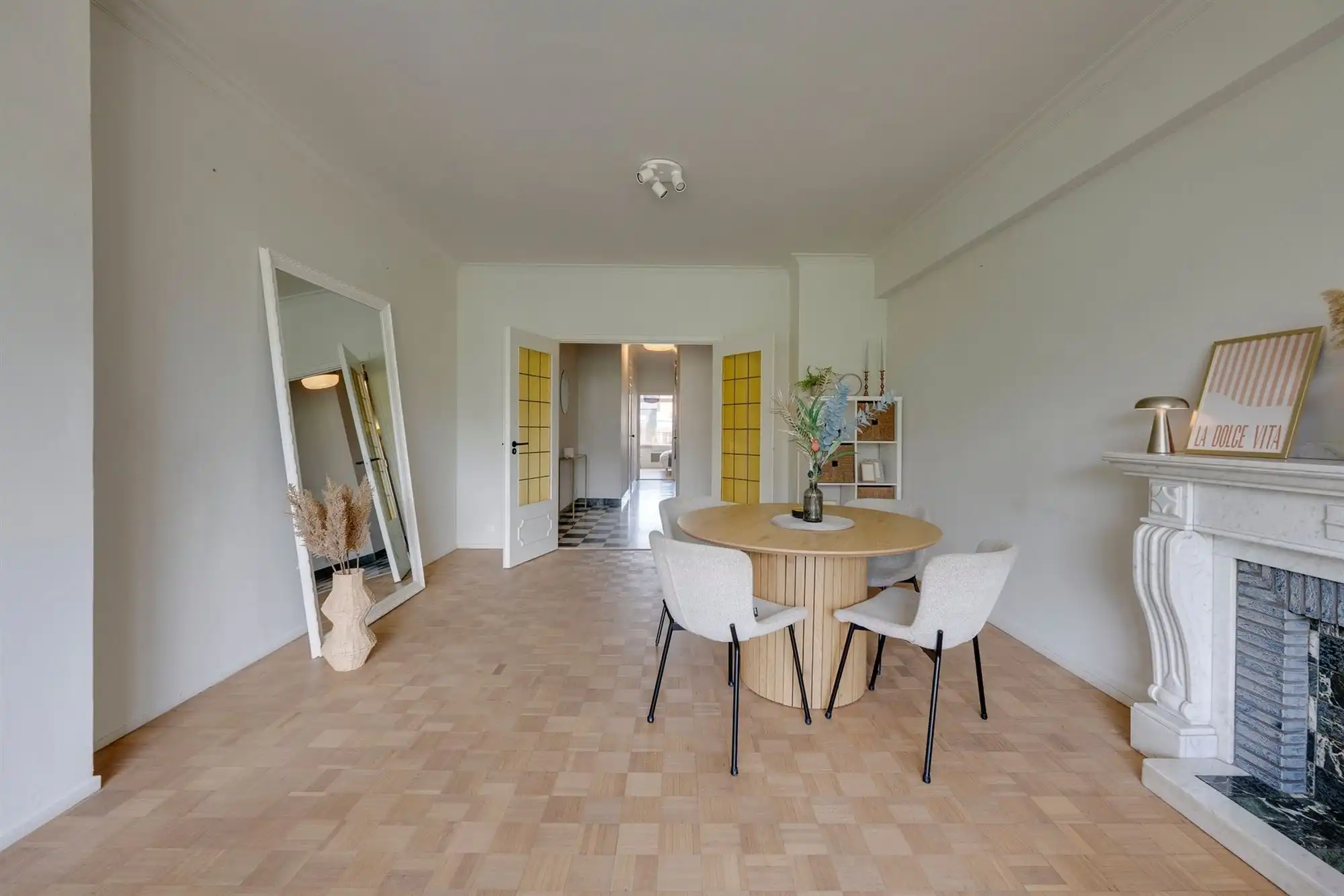 Stijlvol gerenoveerd stadsappartement met terras foto 11