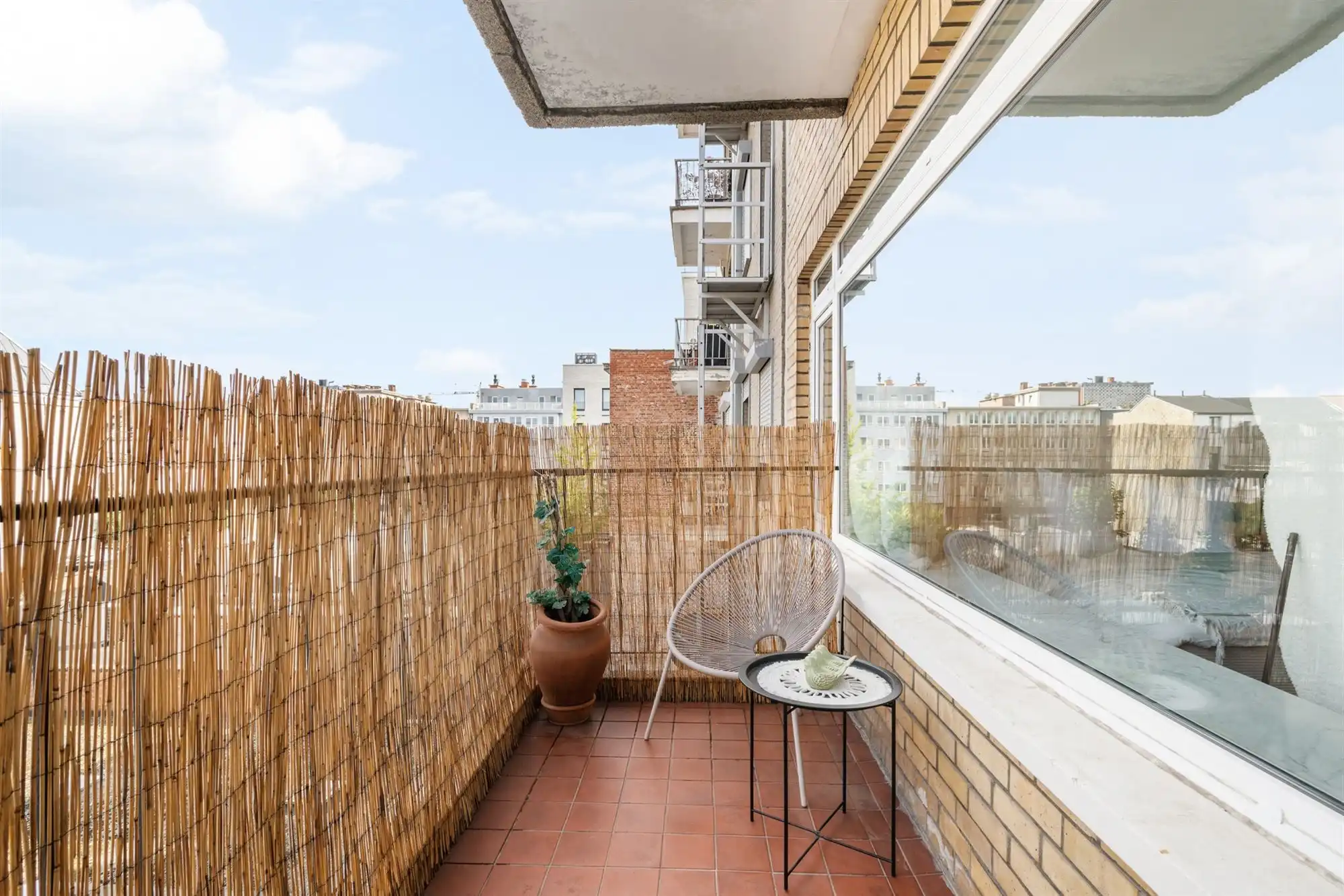 Stijlvol gerenoveerd stadsappartement met terras foto 11