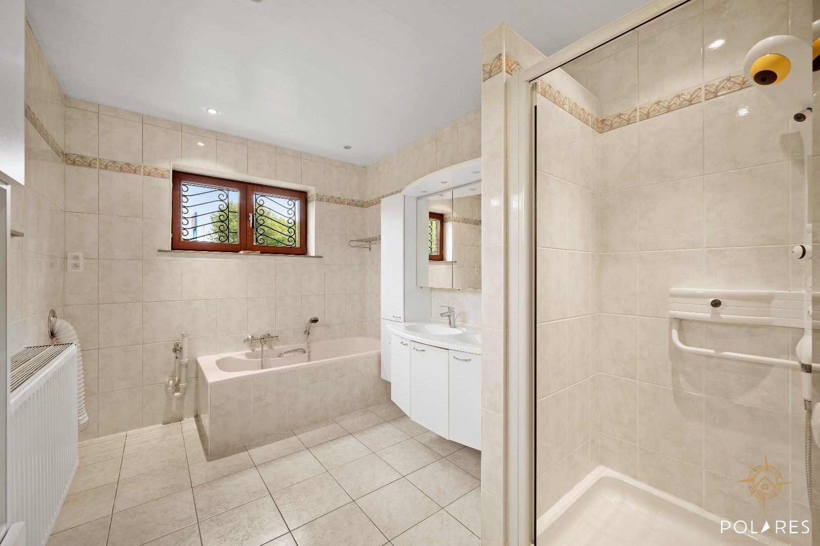 Woning met ruime tuin foto 13