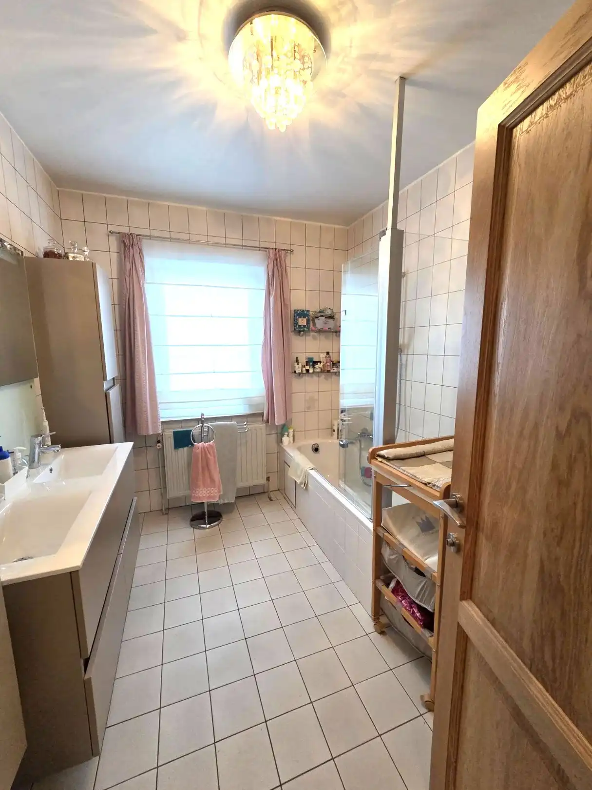 Schitterende 3-gevelwoning met 4 slaapkamers en 2 badkamers. foto 17