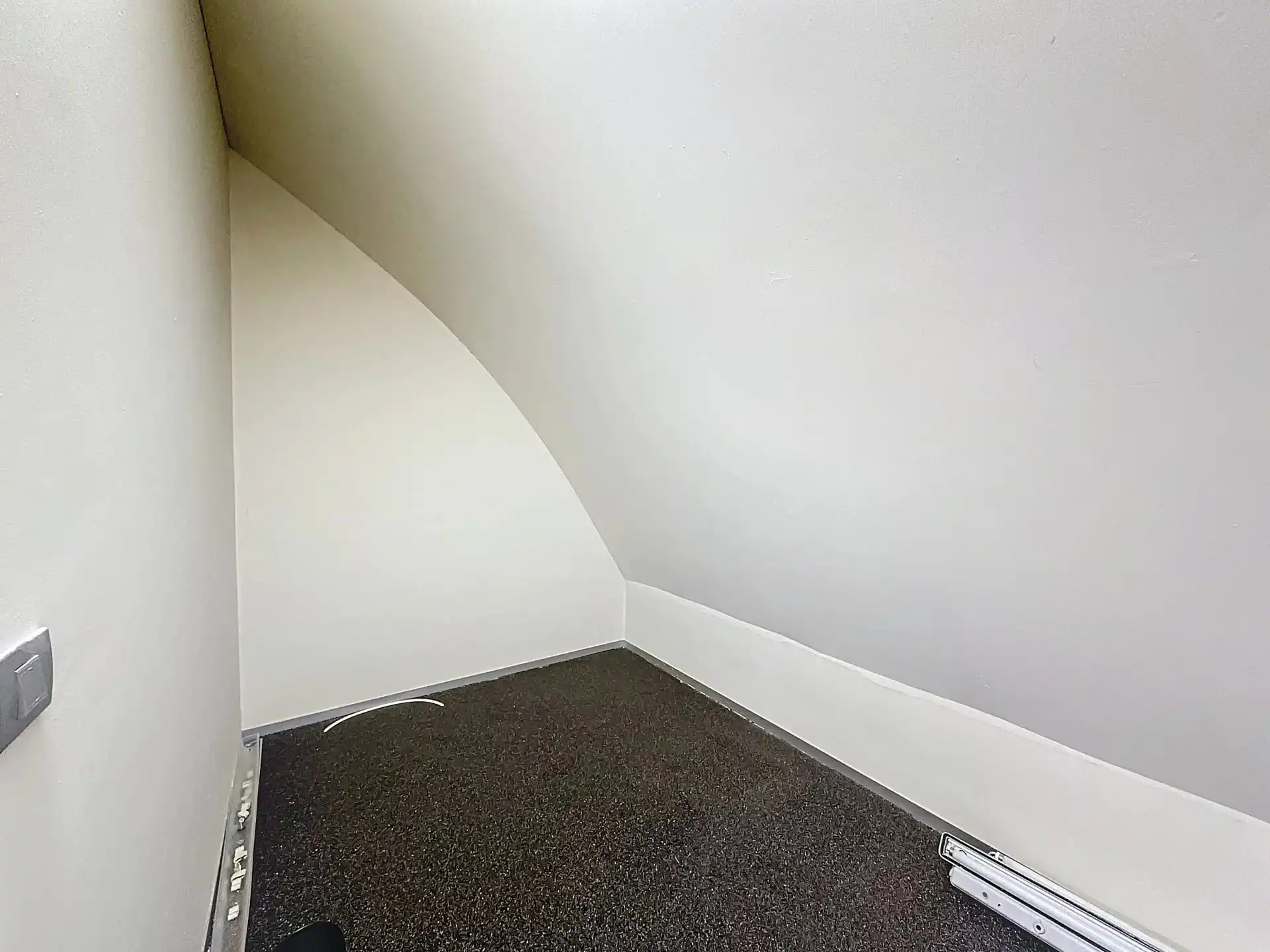 Unieke moderne woning met een dubbele bestemming op een perceel van 29a24ca. foto 29