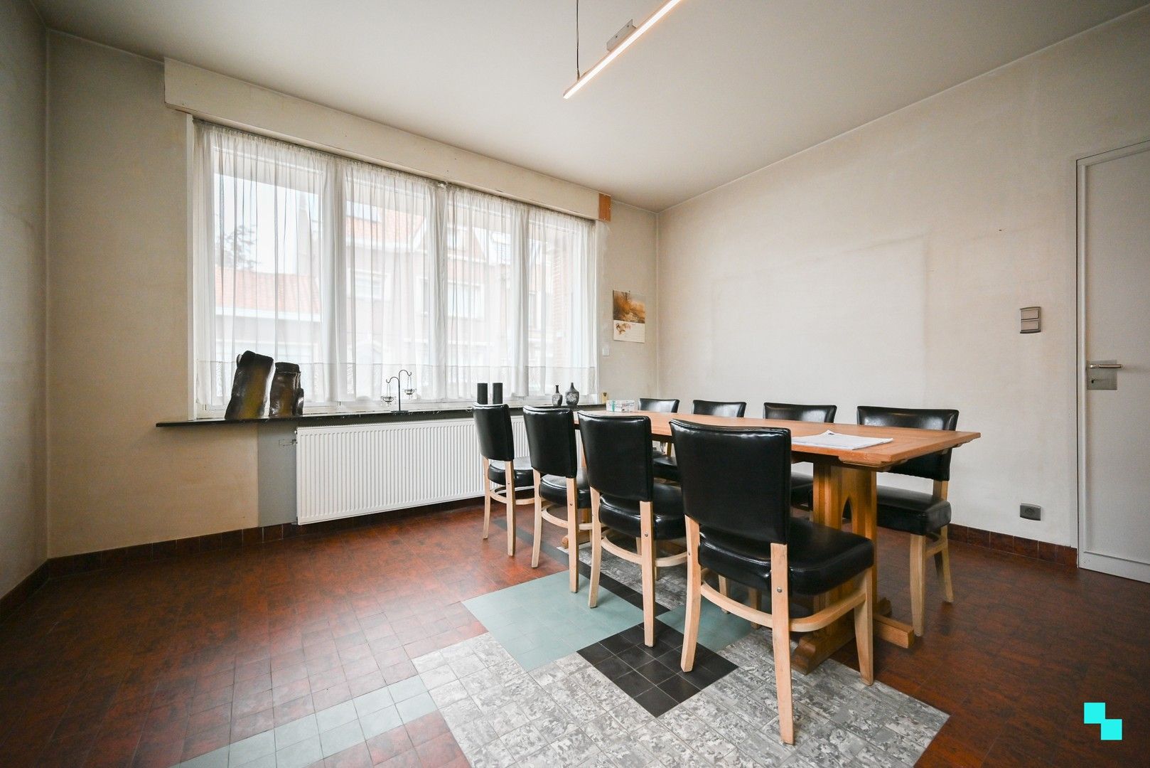 Kleurrijke kubistische burgerwoning in hartje Izegem foto 7