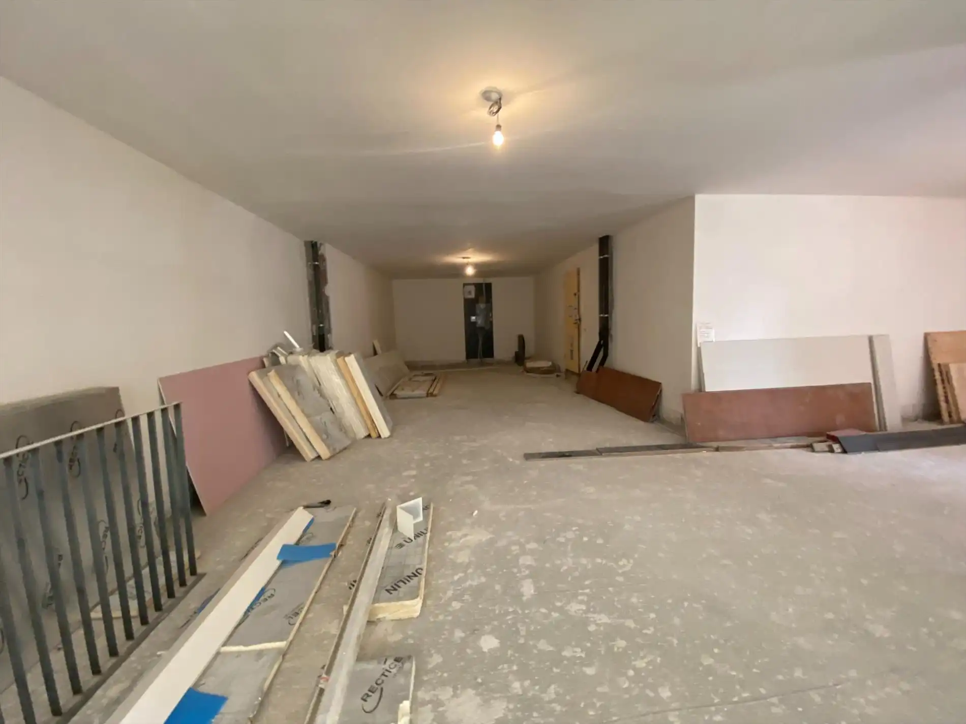 Centraal gelegen handelsruimte van 119m² foto 3