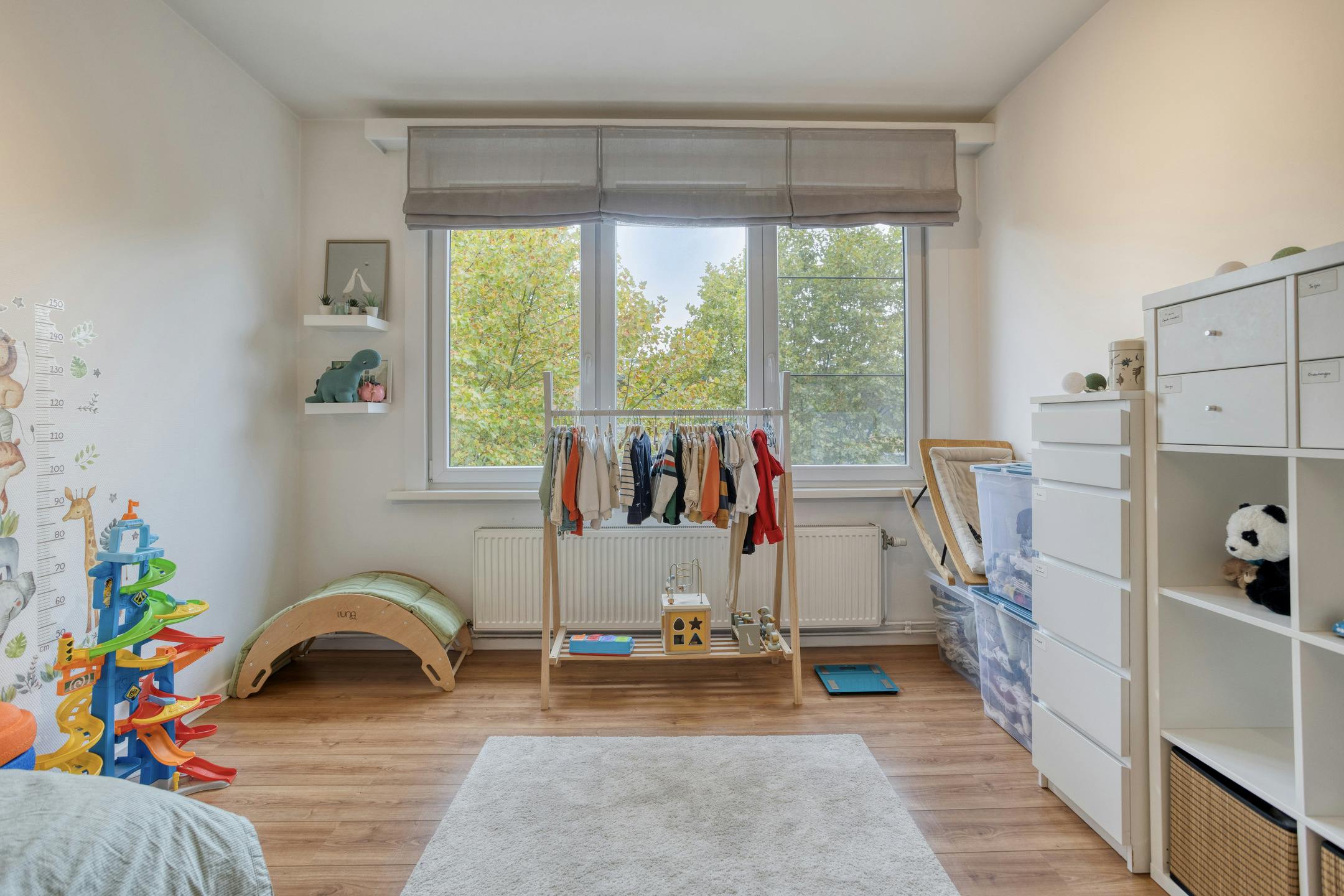 Instapklaar huis te koop in de "Vogeltjeswijk" te Merksem foto 30