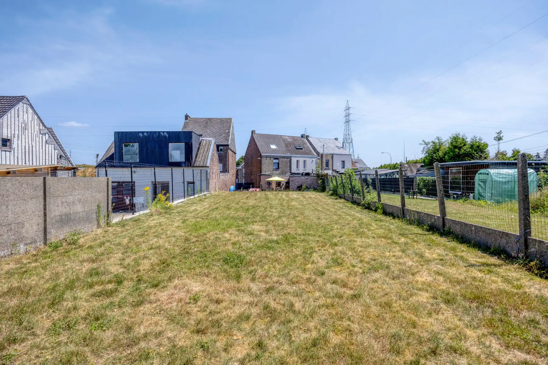 Instapklare HOB met 3 slaapkamers en aangelegde tuin foto 19