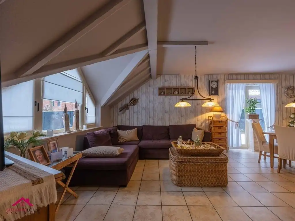 Charmante, vrijstaande woning met garage, carport en tuinhuis foto 19