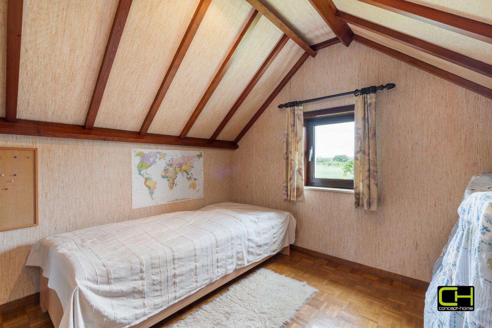 Ruime gezinswoning met 4 slaapkamers, tuin en prachtig uitzicht te koop in Lievegem foto 18