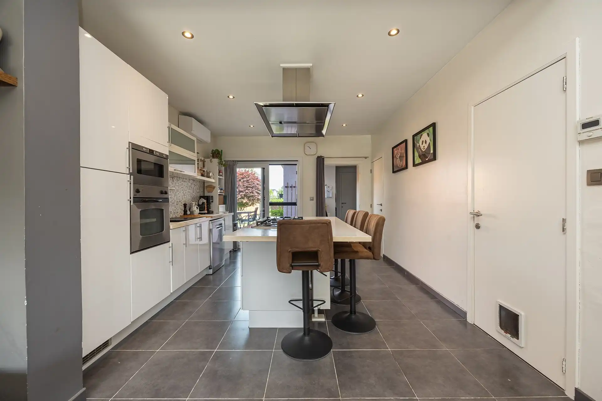 Instapklare starterswoning met 3 slaapkamers en gezellige tuin foto 5