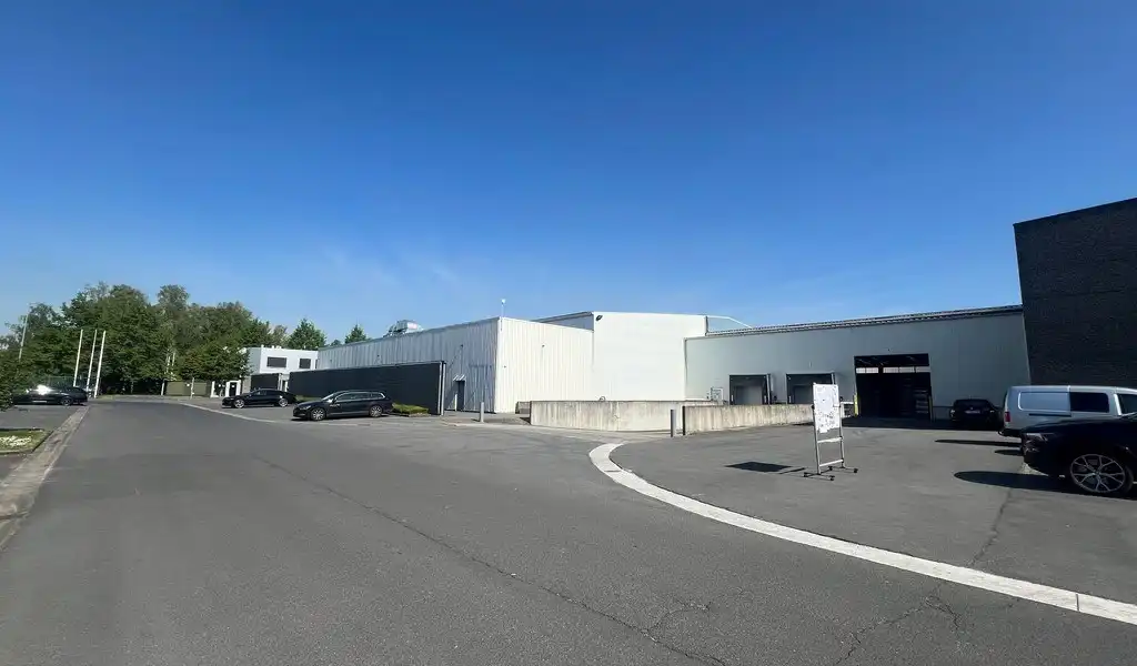 Logistiek bedrijfspand te huur in de haven van Gent foto 4