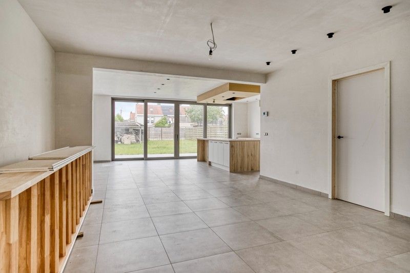 Moderne nieuwbouwwoning TE KOOP in een rustige buurt in WAREGEM! foto 5