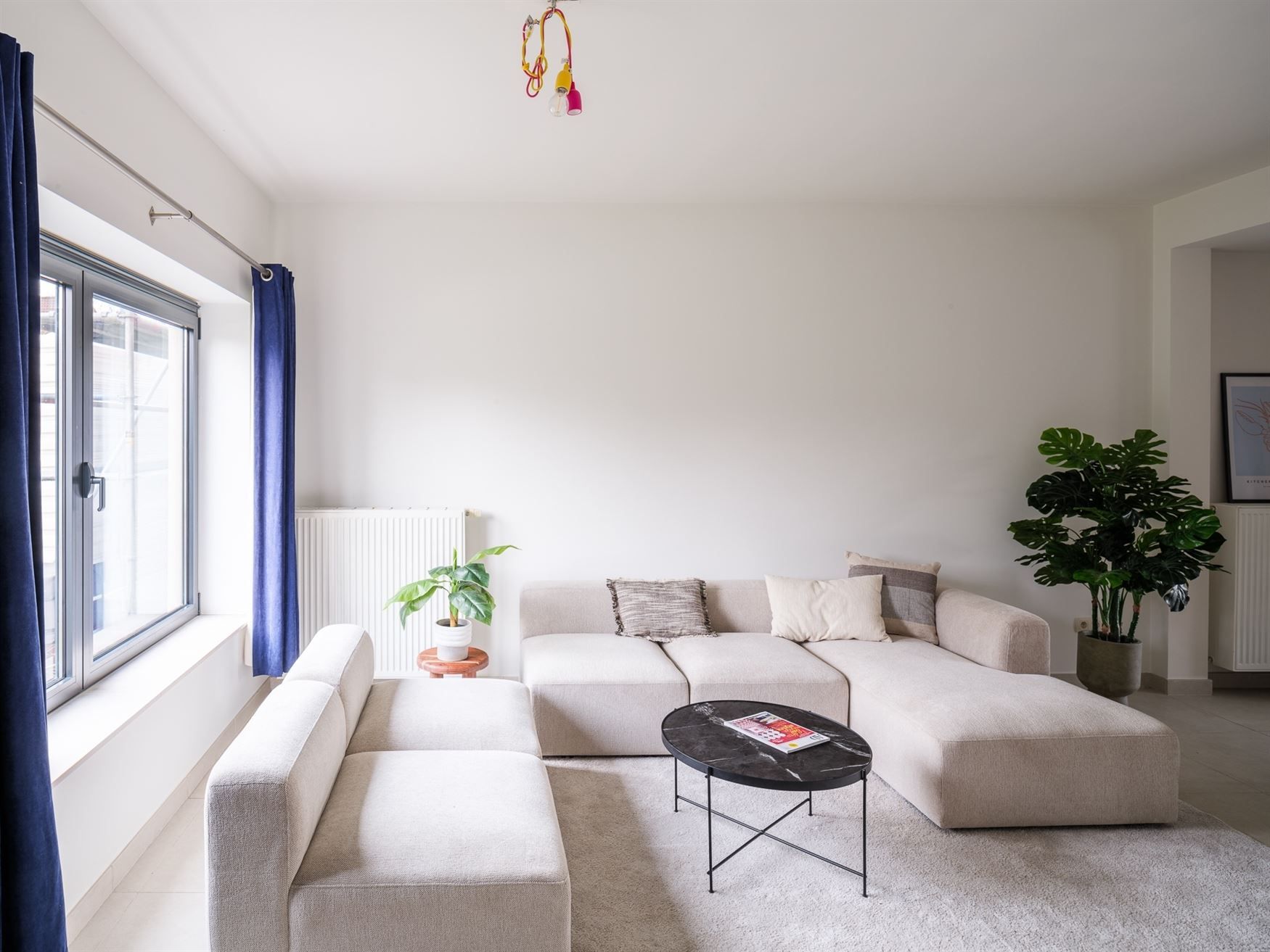 Gezinswoning met 3 slaapkamers en tuin in rustige straat. foto {{pictureIndex}}