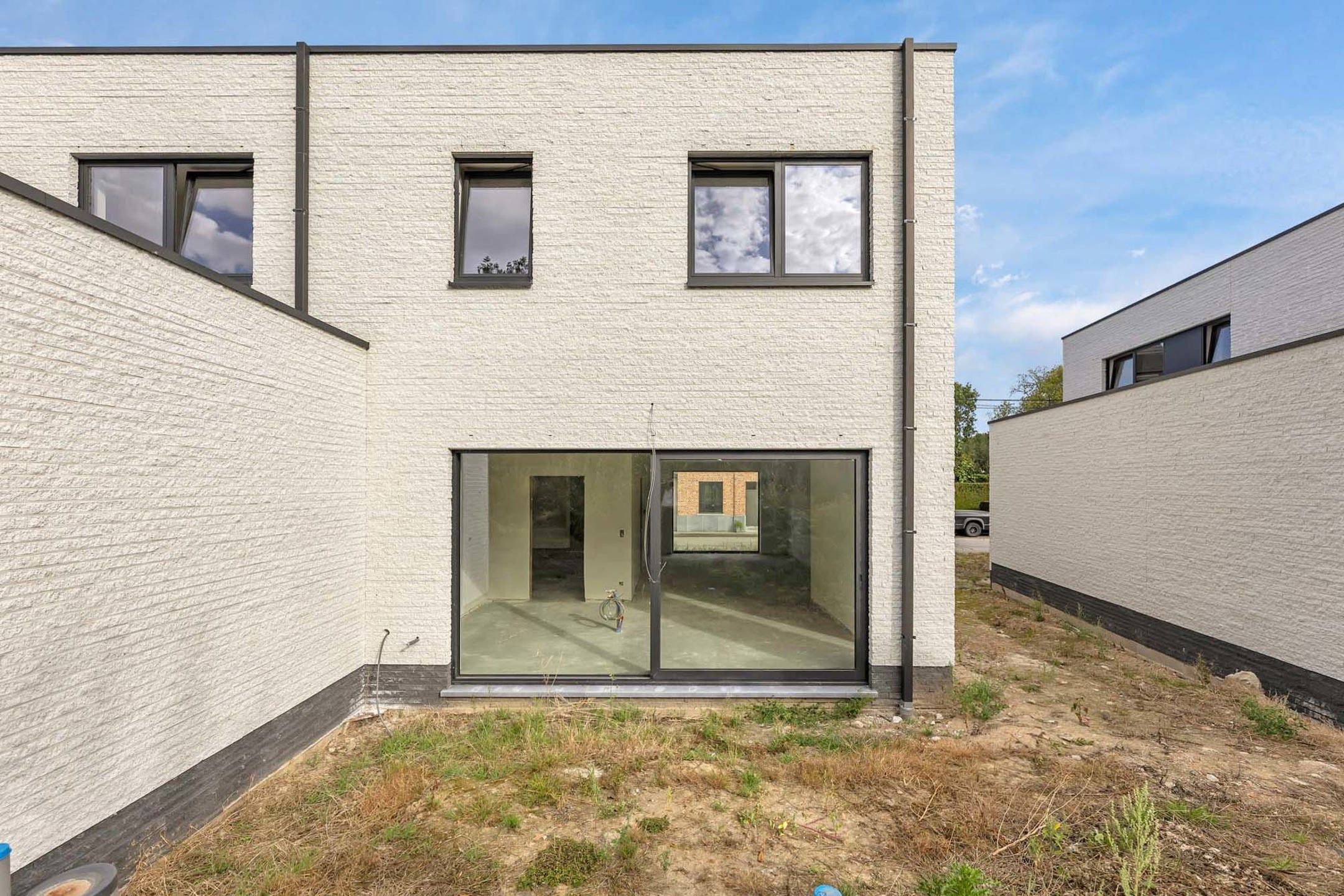 Nieuwbouwwoning  met 3 slaapkamers foto 18