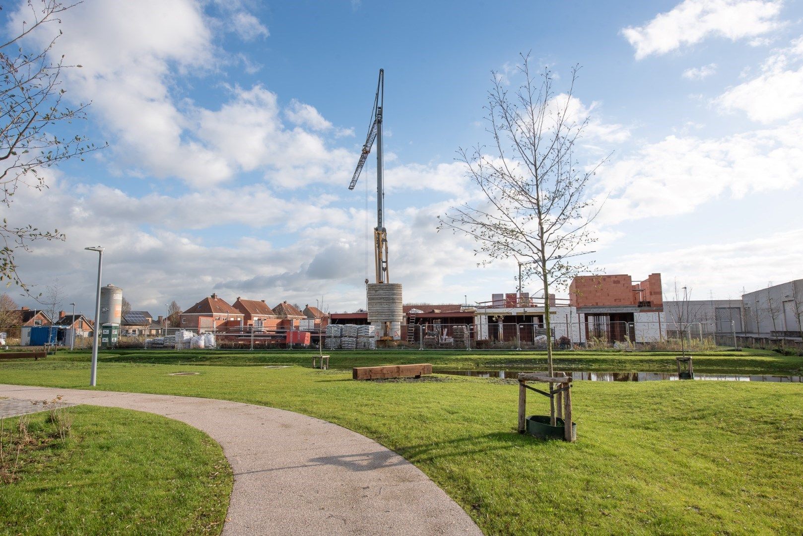 Moderne en knap ontworpen halfopen nieuwbouwwoning te Deerlijk foto 6