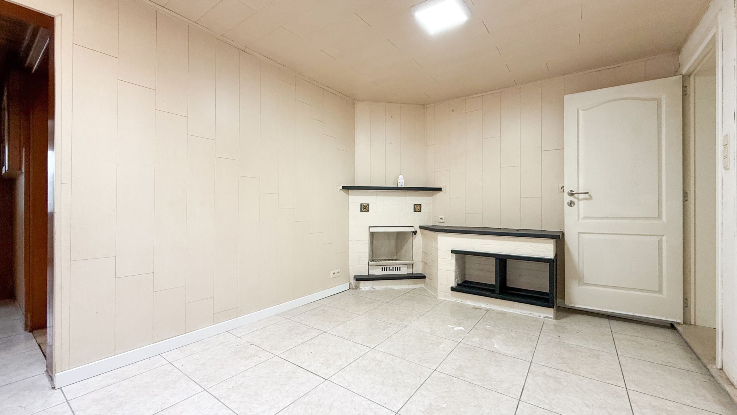 Ruime woning met dubbele garage en ZW gerichte tuin! foto 6