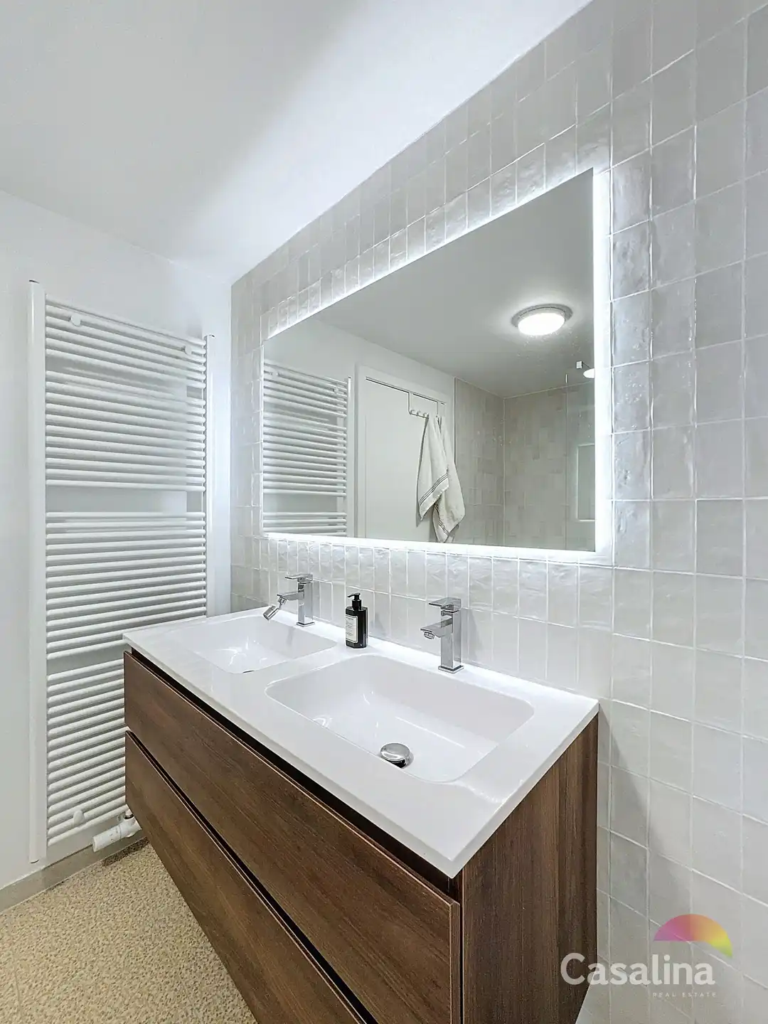 Twee-slaapkamer appartement (ongemeubeld) met terras foto 10