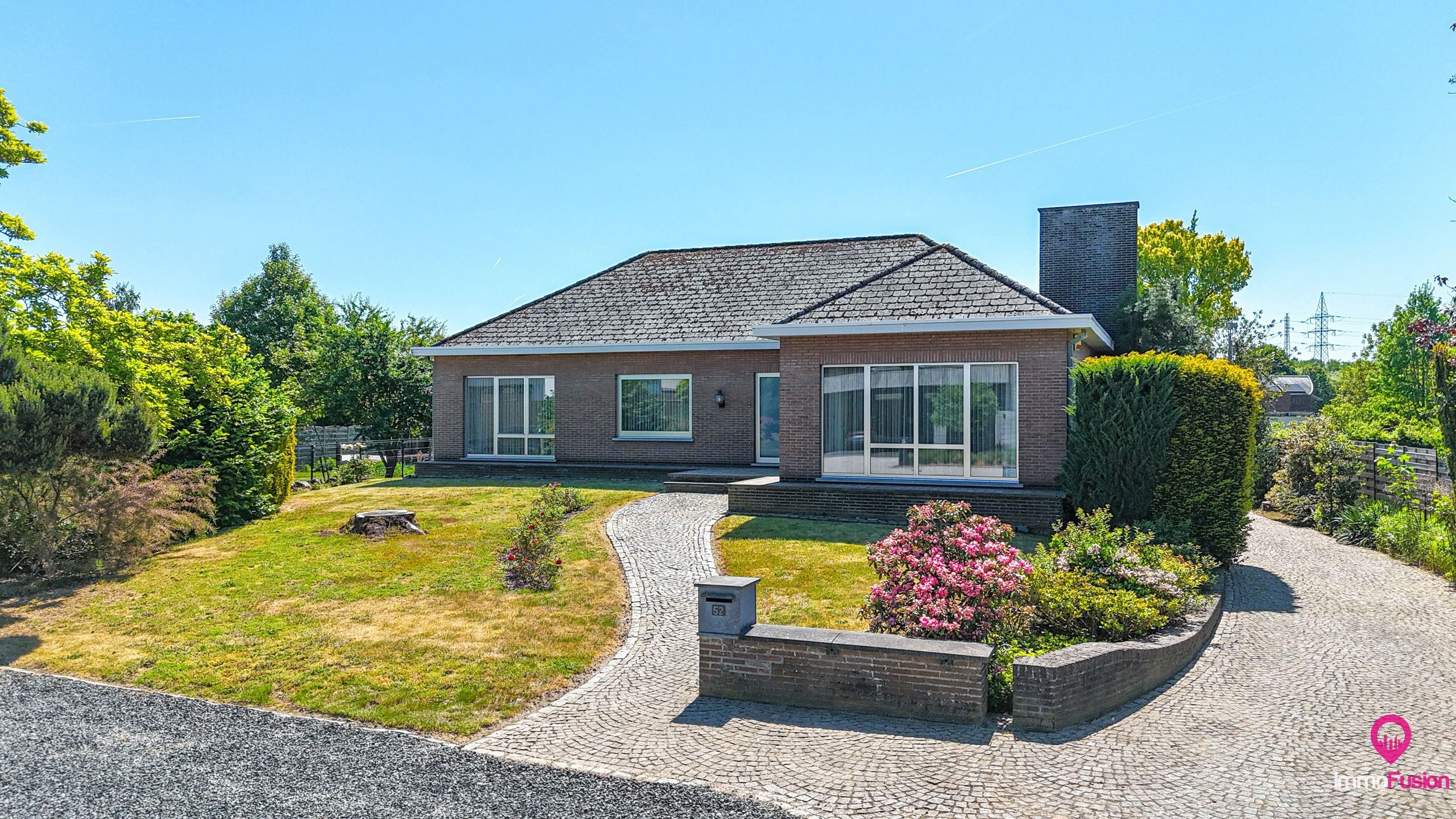 Hoofdfoto van de publicatie: Mooie, volledig onderkelderde bungalow met 3 slaapkamers! 