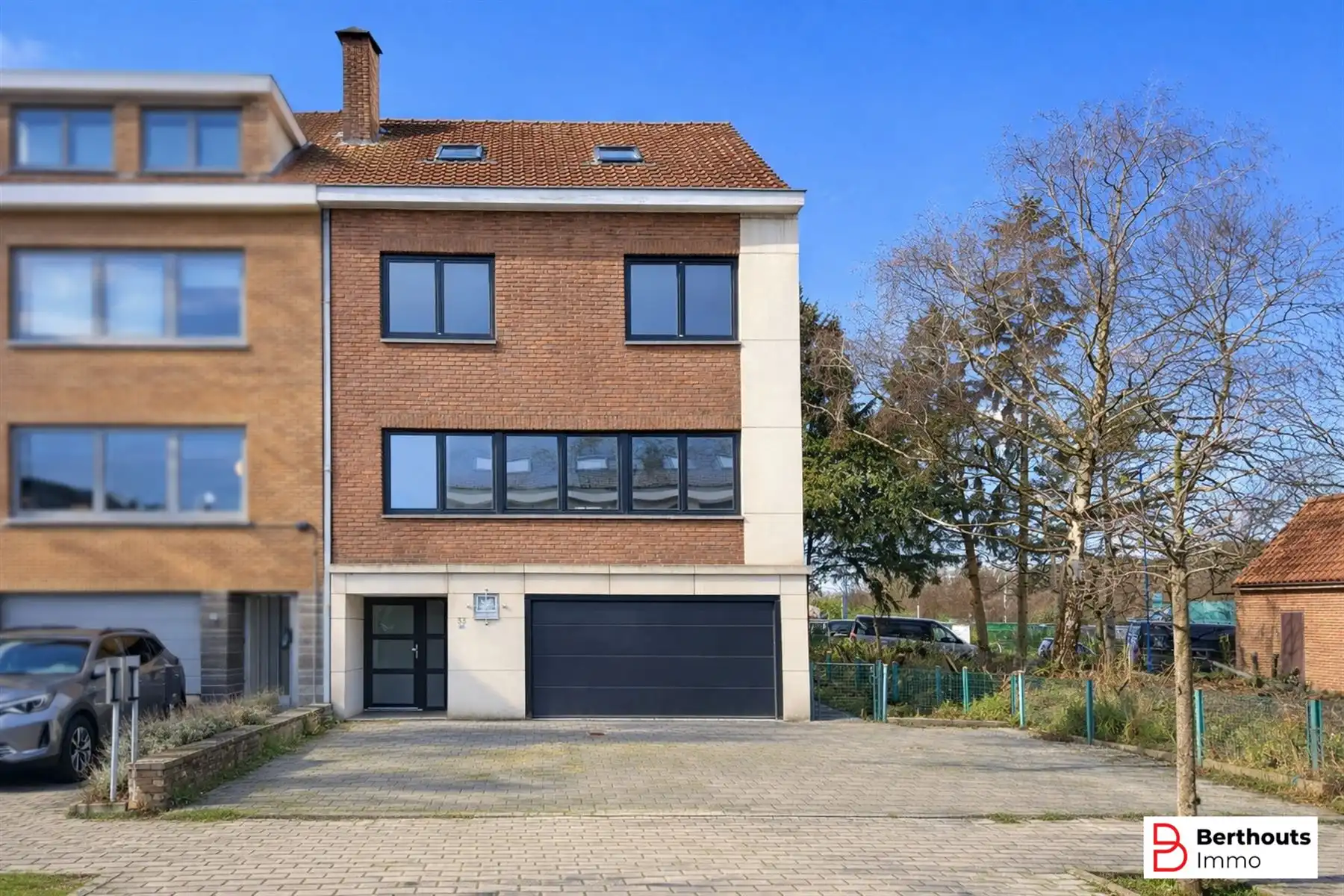 WONING MET 5/6 SLAAPKAMERS MET TUIN foto {{pictureIndex}}