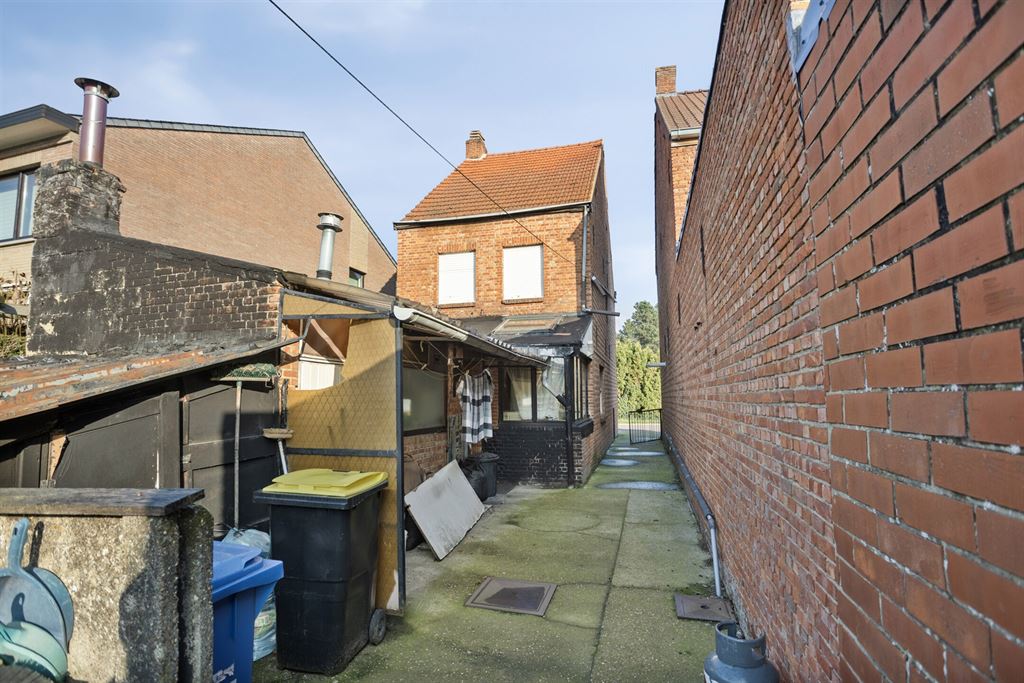 Te renoveren woning op een gunstige locatie foto 11